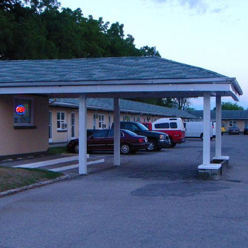 Faulds Motel Сарния Экстерьер фото