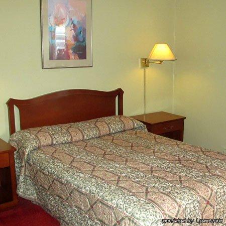 Faulds Motel Сарния Номер фото