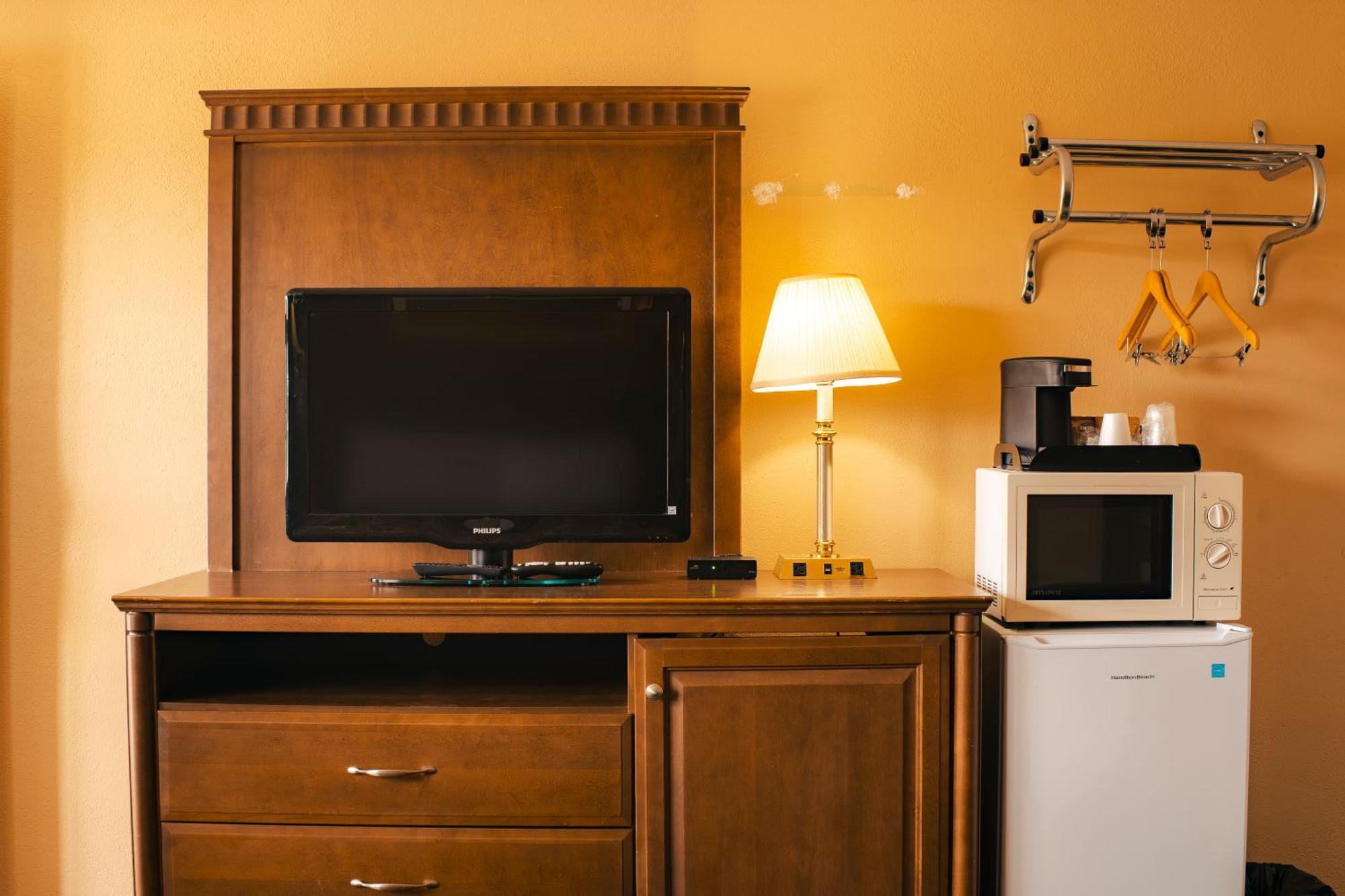 Faulds Motel Сарния Экстерьер фото