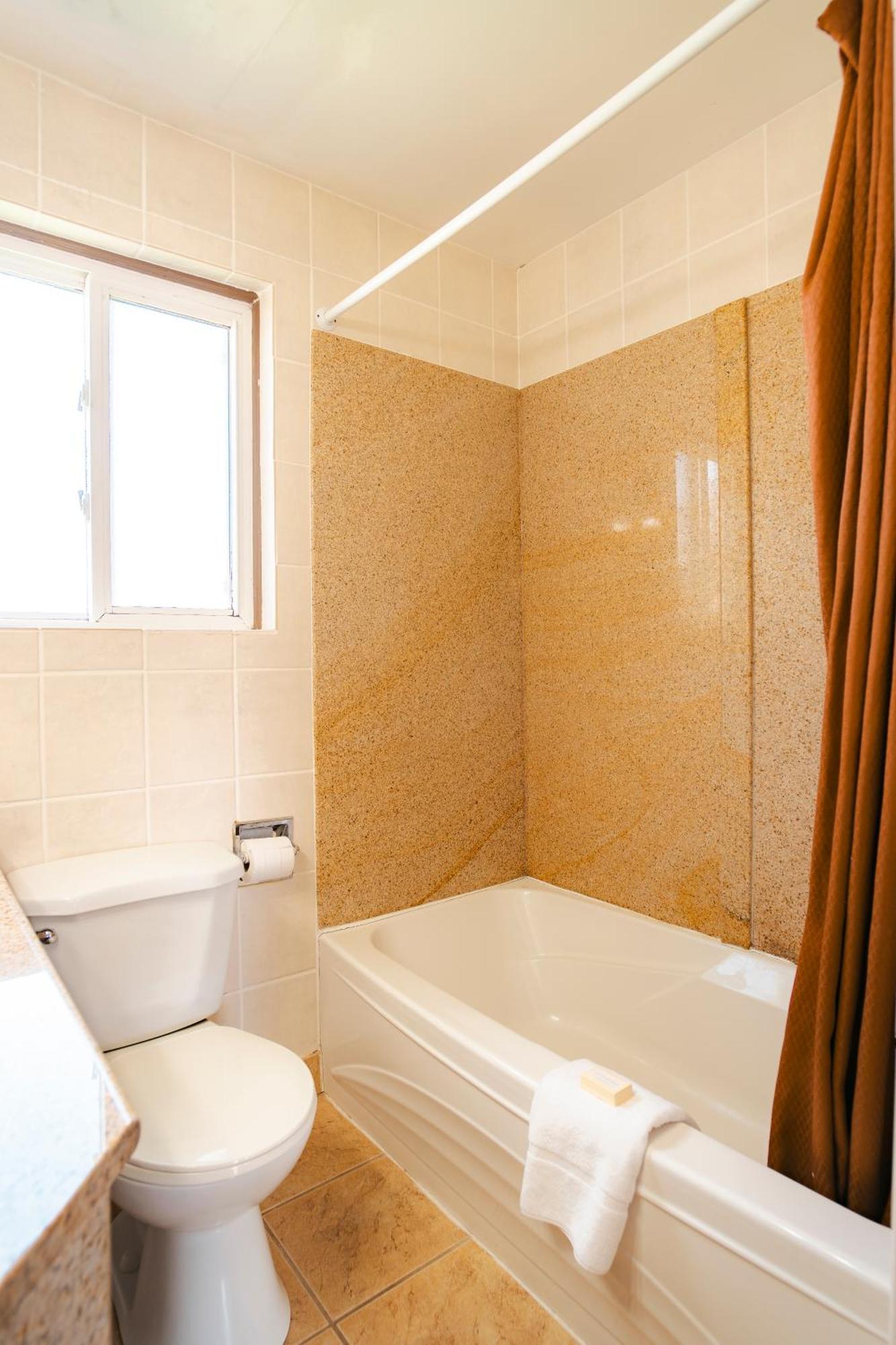Faulds Motel Сарния Экстерьер фото