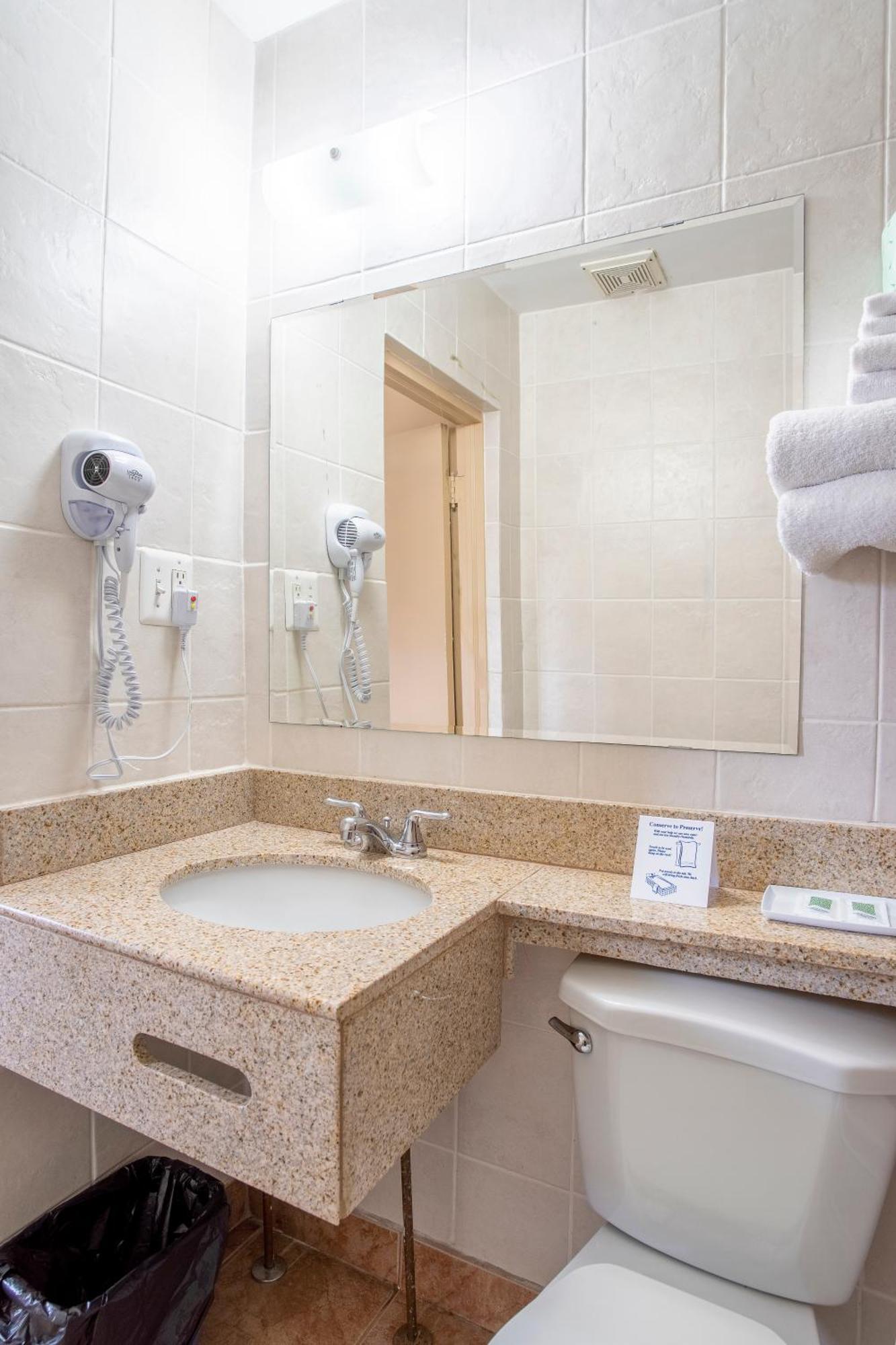Faulds Motel Сарния Экстерьер фото